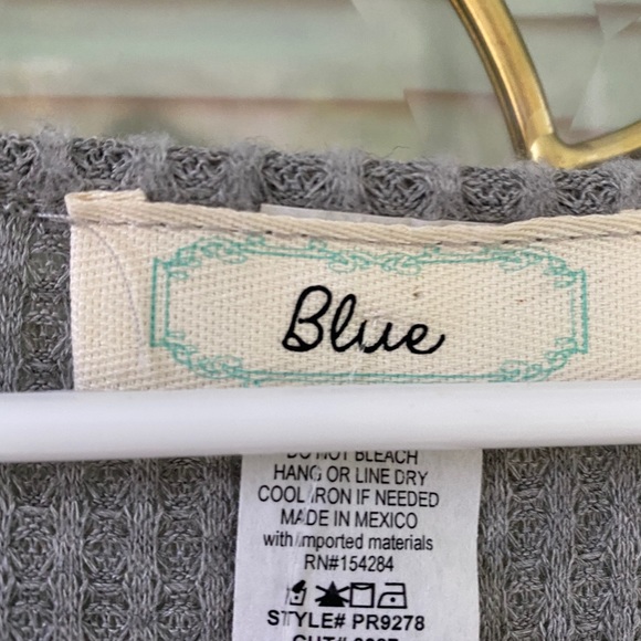 Leopard Bubble Sleeve Top - Picture 2 of 2